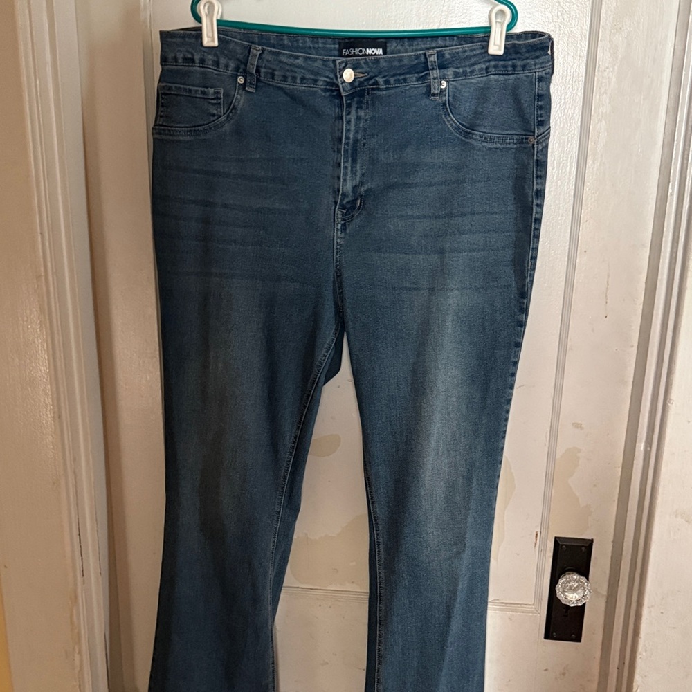 Classic Blue Women's Jeans - Picture 3 of 5